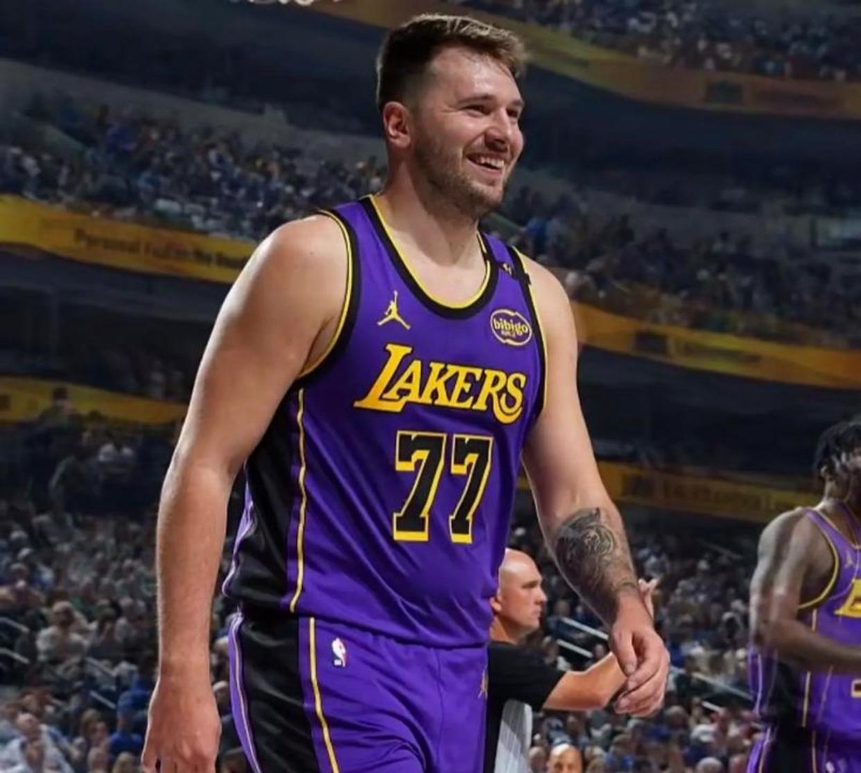 离谱！凯恩与90激战独行侠分钟东契奇连续十二场比赛得分超过挺进下一轮，风云突变浙江队清晨临场应变(东契奇73分全场比赛回放视频)